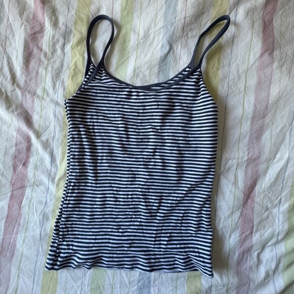 Brandy Melville Tank Bundle - Picture 4 of 4